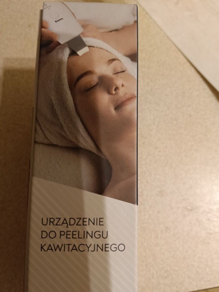 Urządzenie do peelingu i innych zabiegów