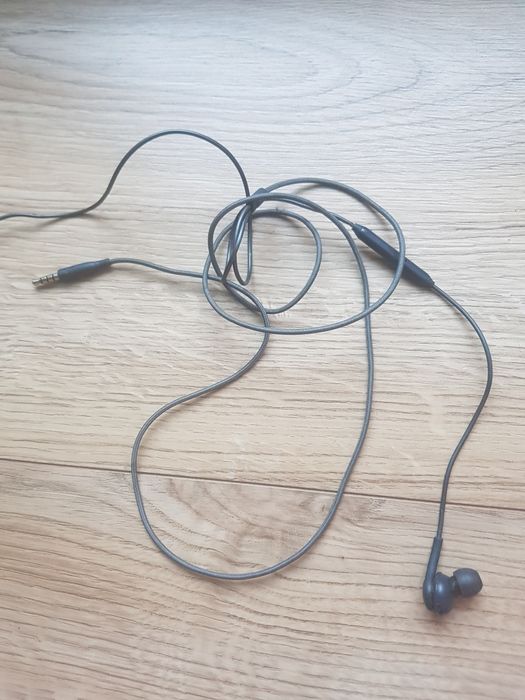 Sluchawki przewodowe marki Samsung AKG
