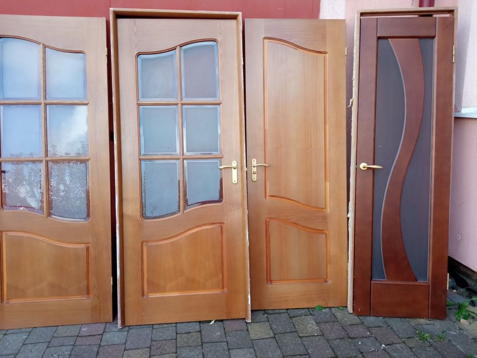 Двері з коробками дерев'яні міжкімнатні нові: