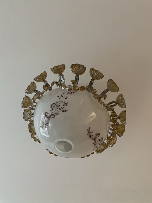 Продам красивую люстру