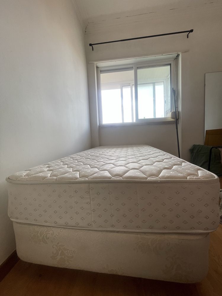 cama solteiro (com colchao e cabeceira)