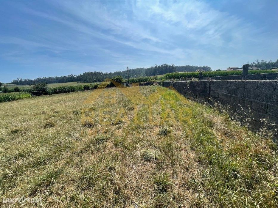 Terreno agrícola em Laúndos