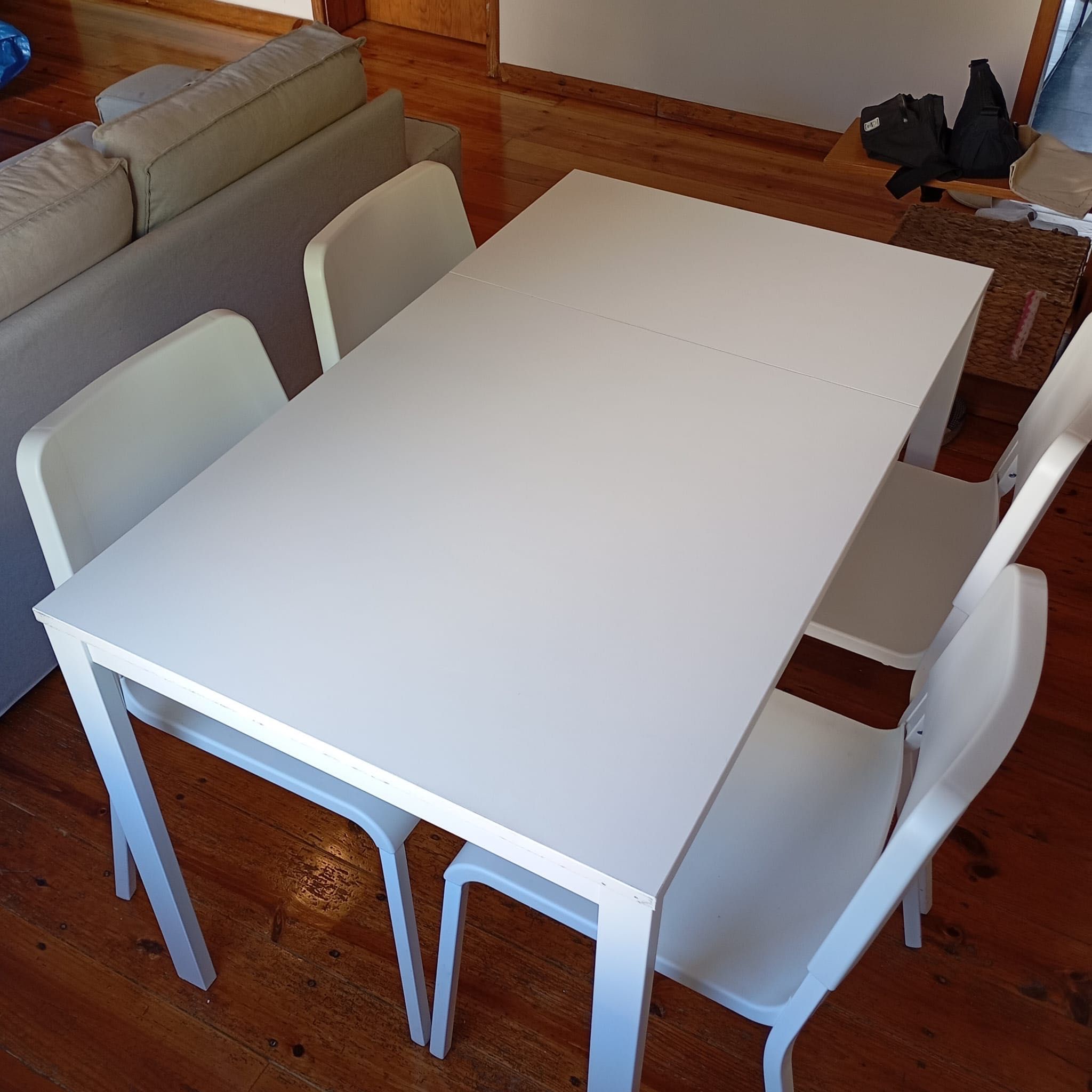 Conjunto Ikea mesa extensível + cadeiras