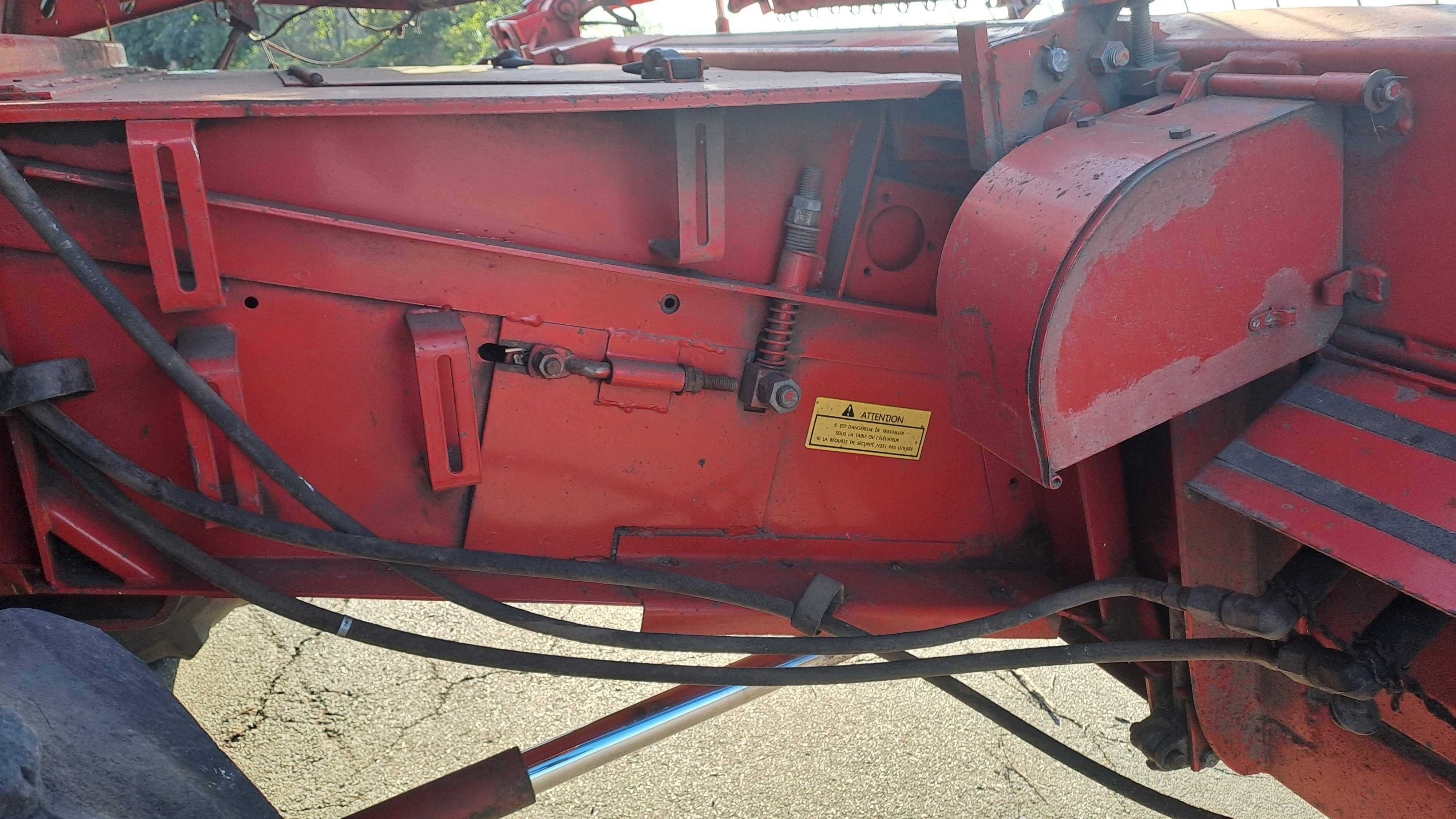 Продам комбаїн Massey Ferguson 530L