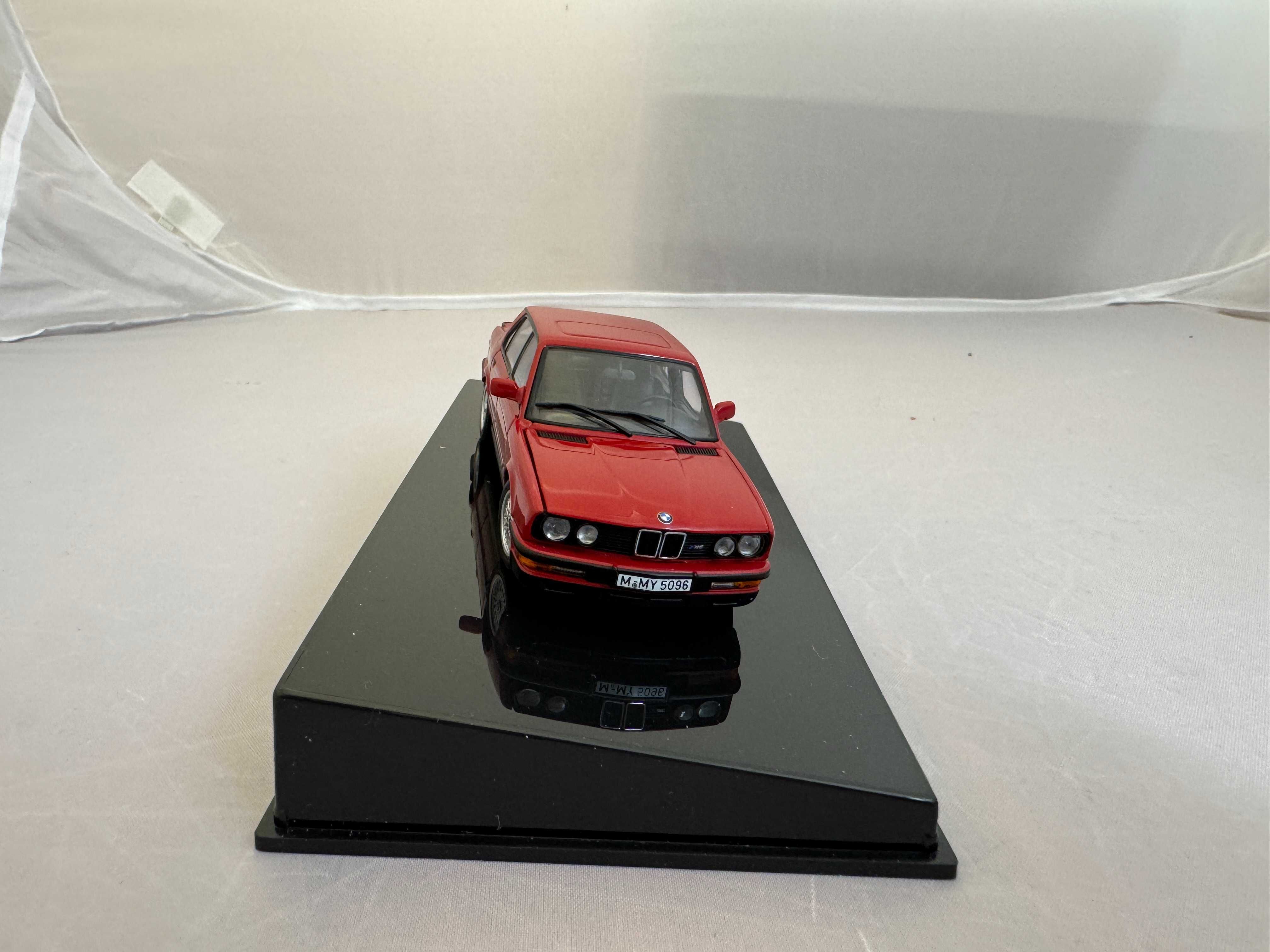 BMW M5 (E28) – autoart 1:43 – Kolekcjonerski model
