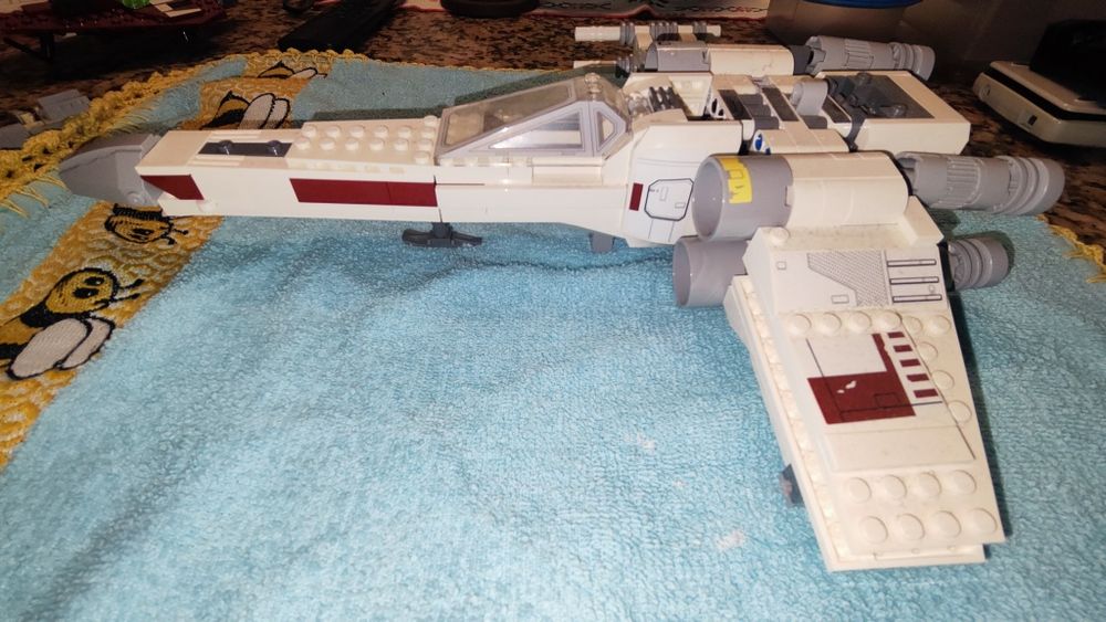 75333 X wing Luke incompleto