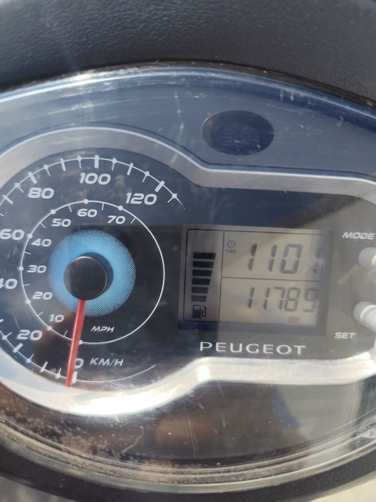 Peugeot tweet 125 rok 2022