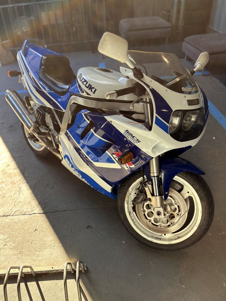 Suzuki GSXR 1100 de 92