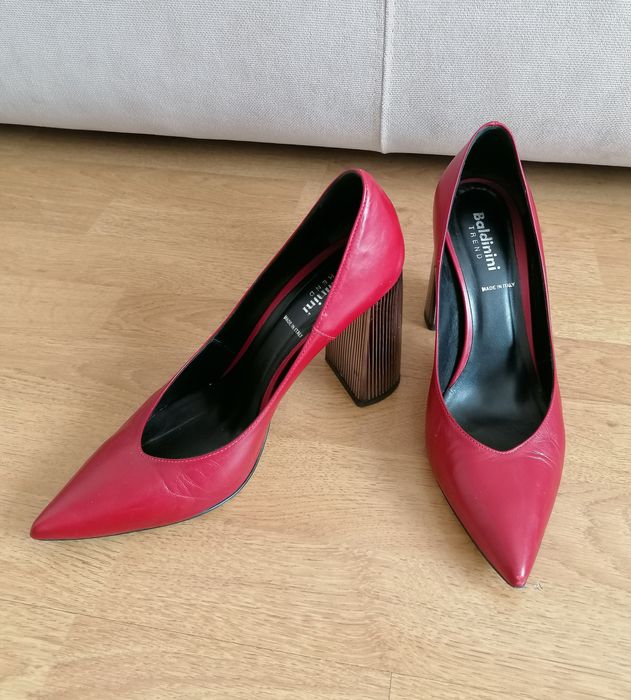 Червоні шкіряні туфлі Baldinini, 39 розміру