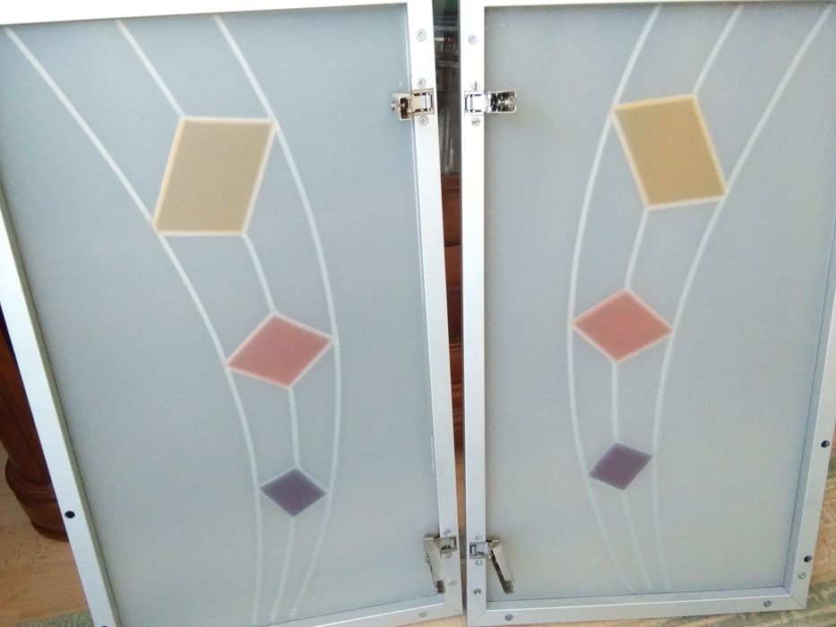 Fronty do szafek witrażowe