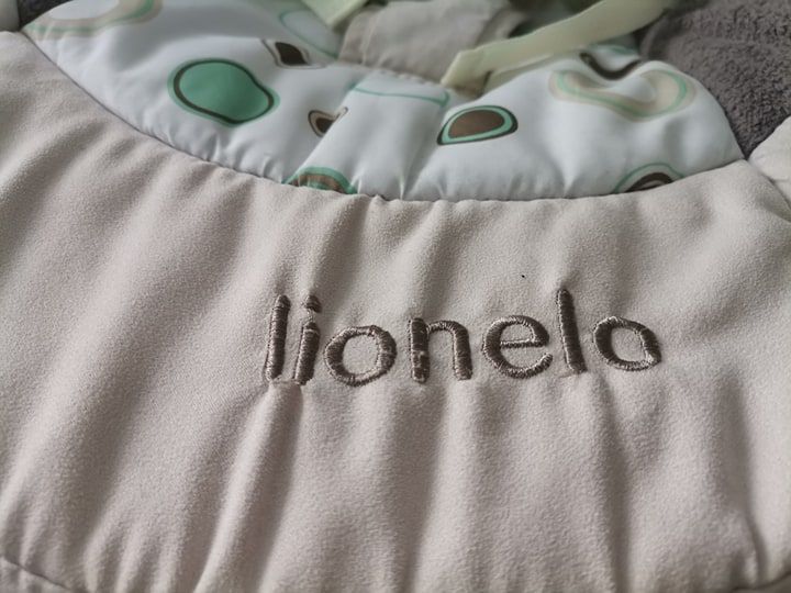 Leżaczek bujaczek huśtawka lionelo ruben zasilany sieciowo na baterie