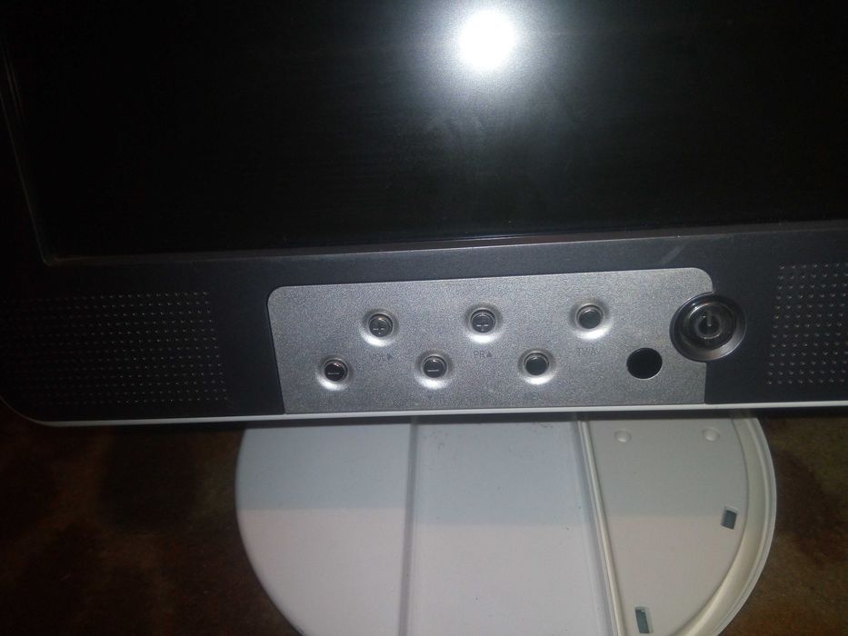 Sprzedam tanio fajny mały telewizorek 10 cali NEOVIA Sprawny