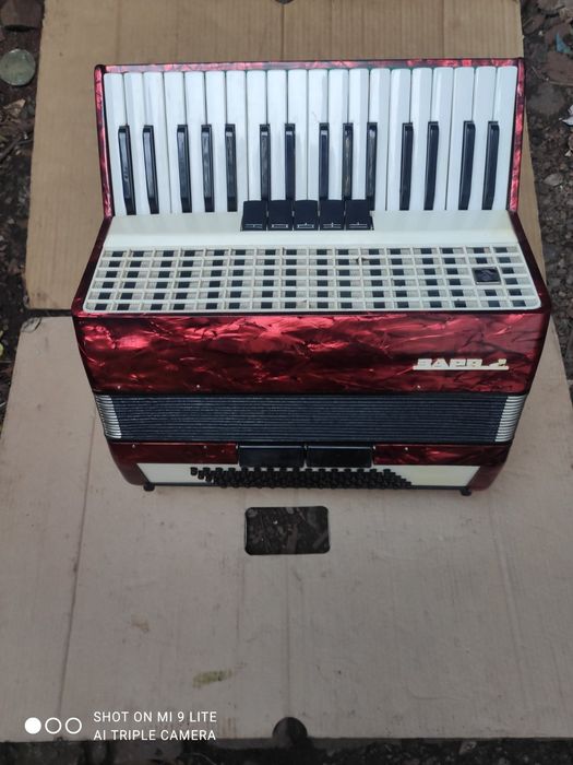 Продам аккордеон заря 2