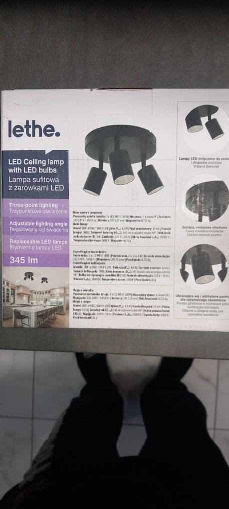 Lampa sufitowa z żarówkami led
