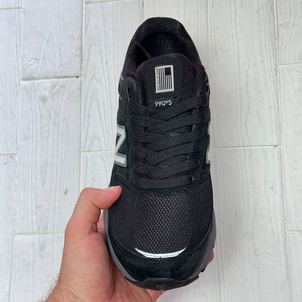 Чоловічі кросівки new balance 990v5