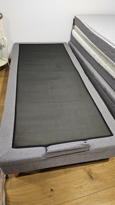 Duas camas articuladas e um sofá eléctrico!