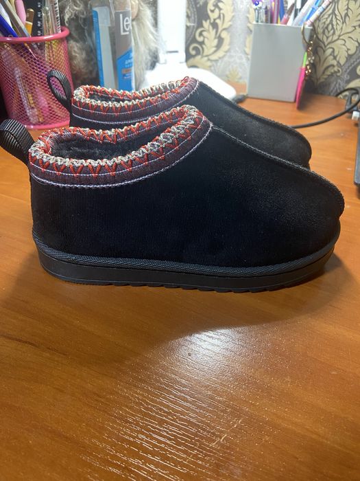 Черевики ( угі )