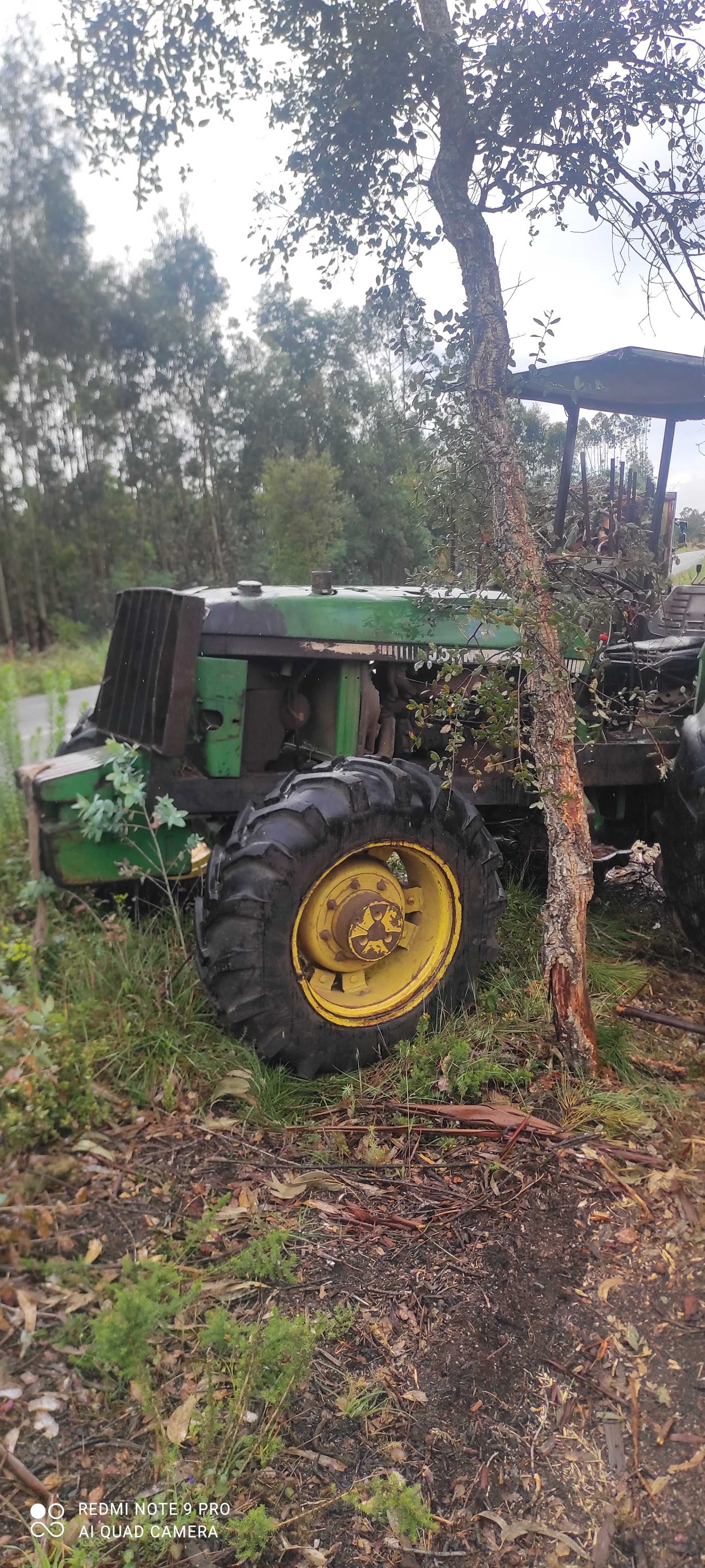Trator John deher 4x4
