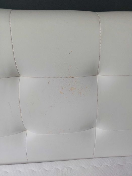 Łóżko tapicerowane, biała ekoskóra 160x200