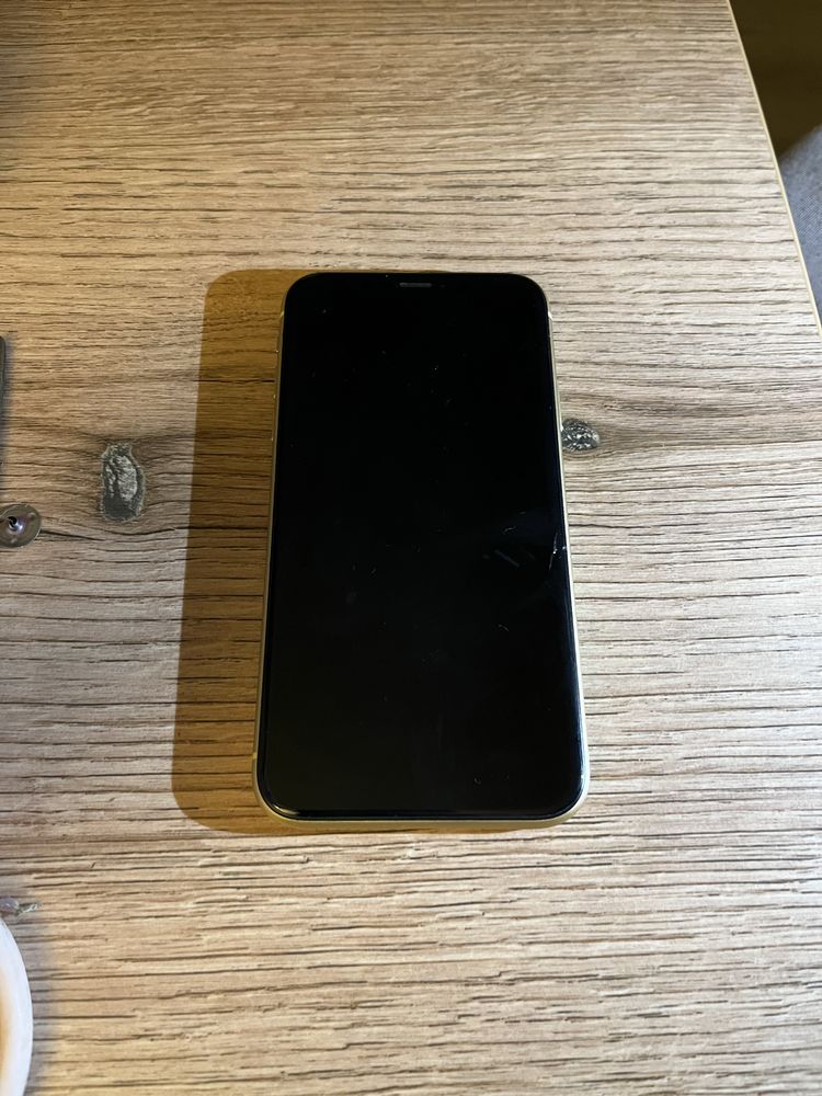 Iphone Xr żółty bateria 85%