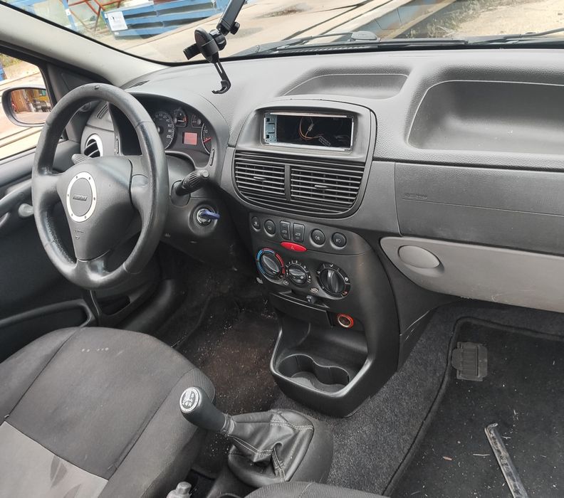 Fiat Punto 2 maska
