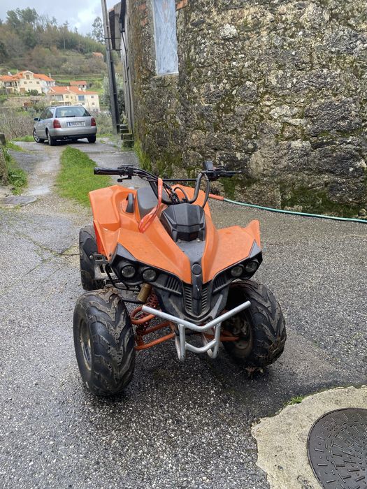 Moto 4 110cc em bom estado