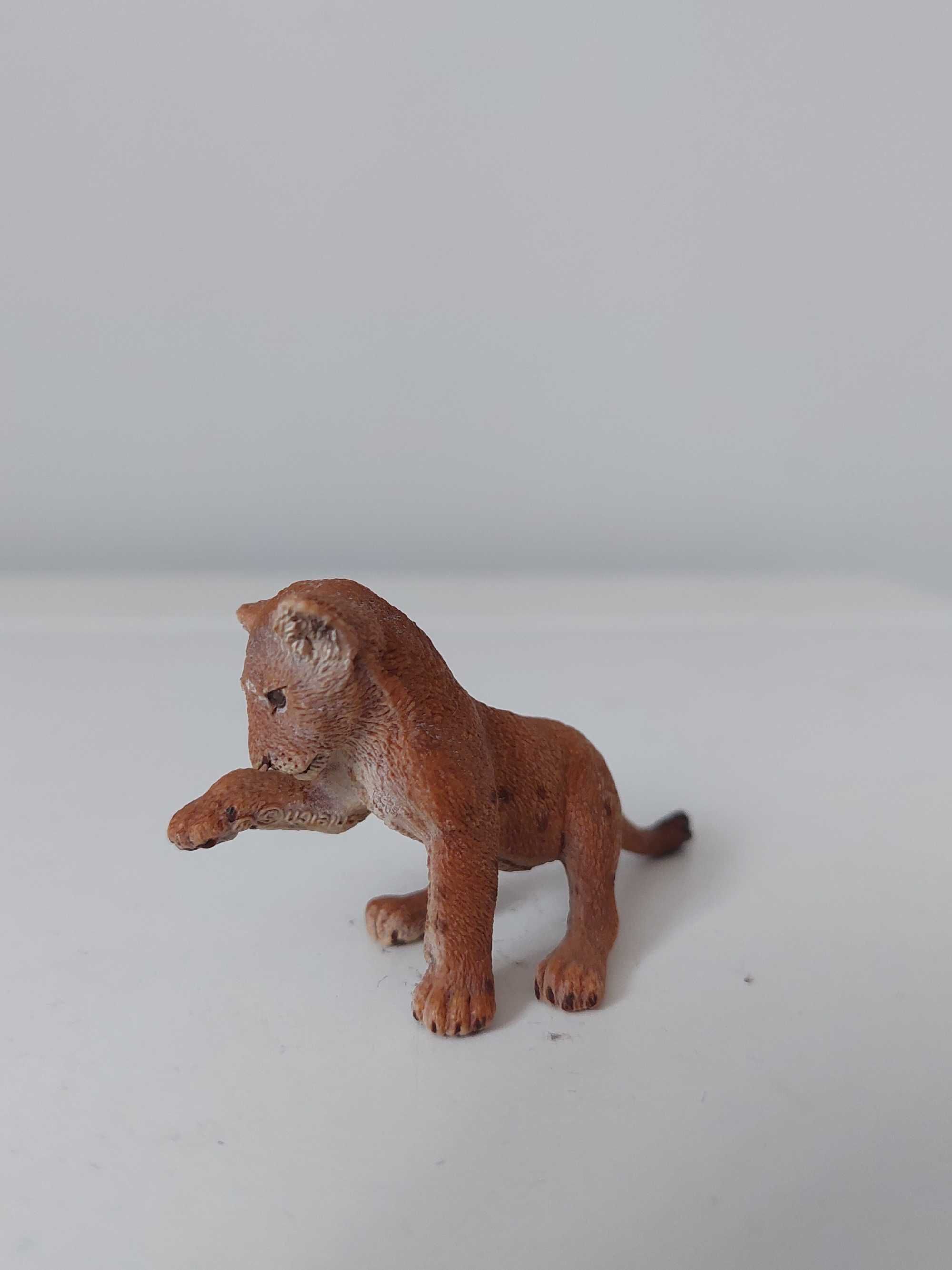 Figurka Schleich lwiątko