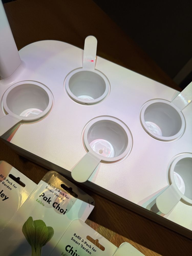Click and Grow clickandgrow Smart Garden 9 Biały Inteligentna doniczka
