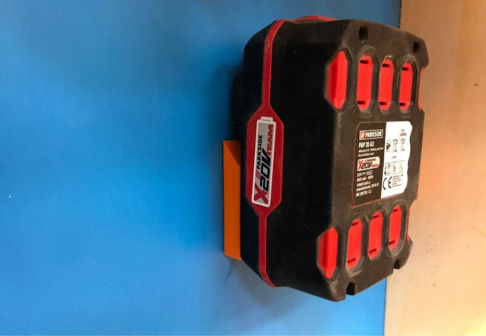 Suporte de parede Baterias Parkside
