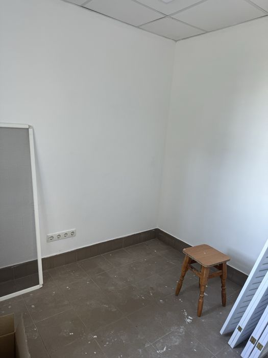 Оренда для майстрів нігтьового сервісу, нарошування вій, брови, ламін.