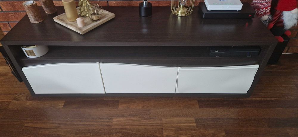 Komoda  i stolik oddam bezpłatnie