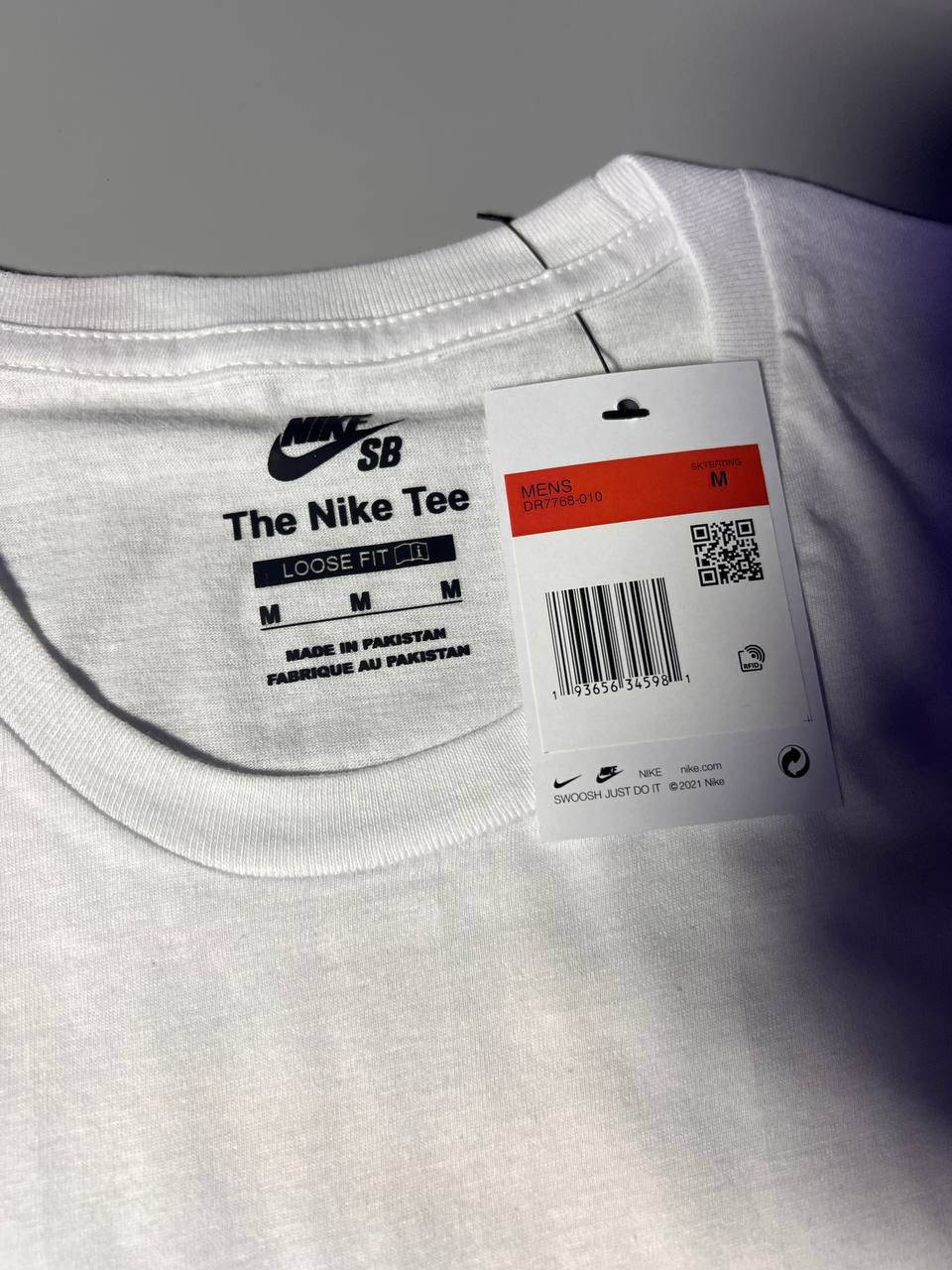 Футболка Nike Tee