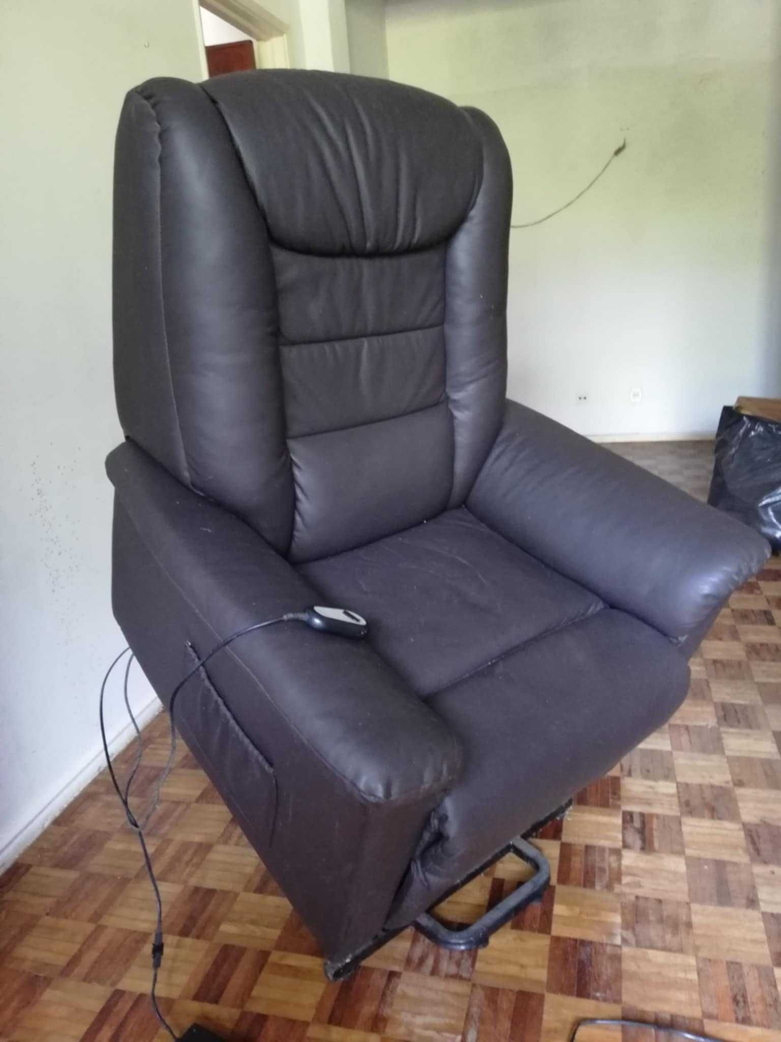 Poltrona elevatória e reclinável elétrica
