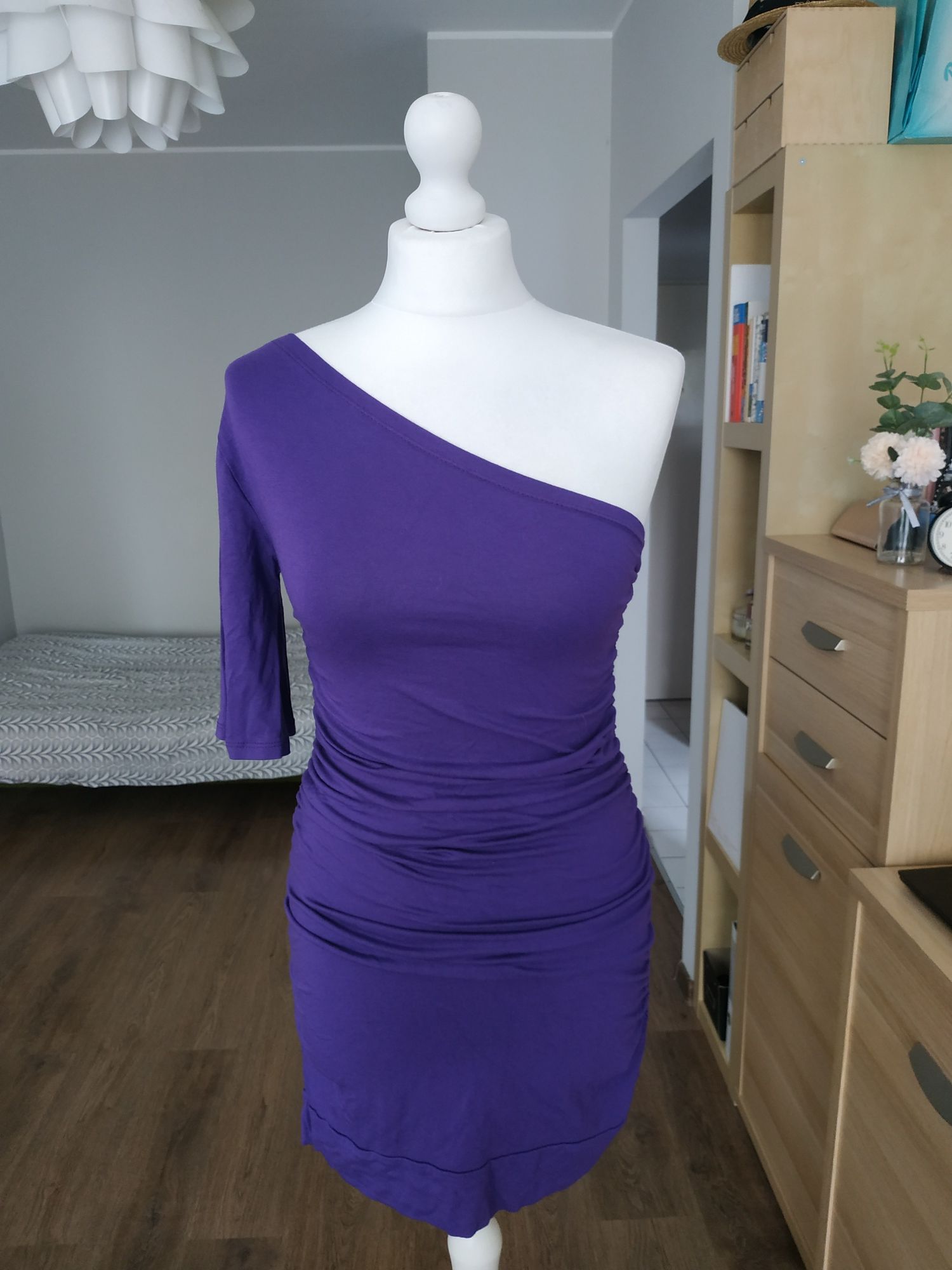 Fioletowa sukienka asymetryczna wiskoza