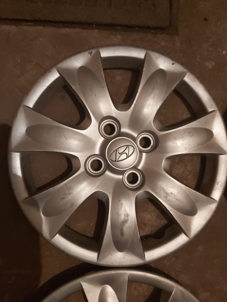 Oryginalne kołpaki Hyundai 14 cali.