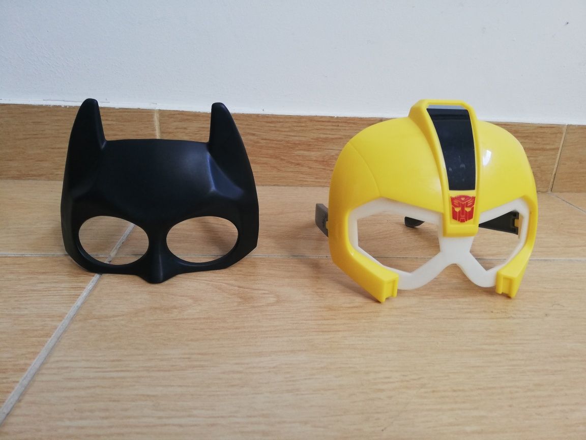 2 Máscaras infantis de brincar (batman/transformers)