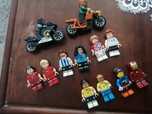 Lego figurki piłkarzy.