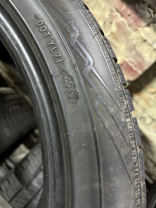 Резина 245/45/19 Nokian R19 зима комплект 95%