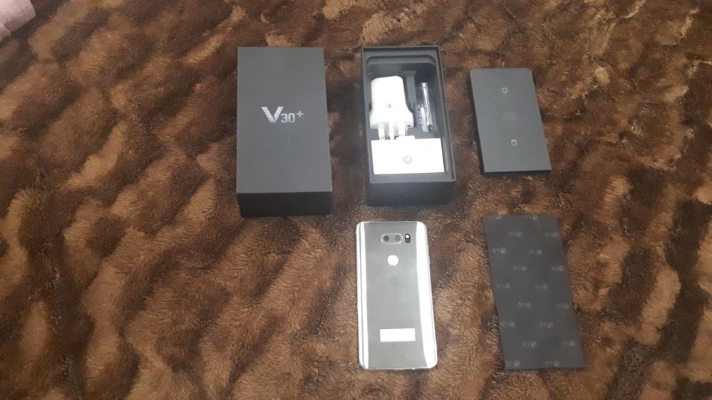 LG V 30+ (128 GB)