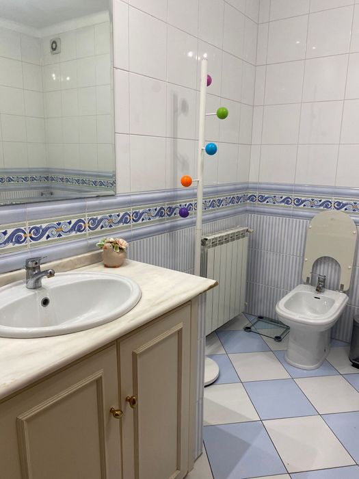 Quarto mobilado para arrendamento em Braga/Despesas incluidas