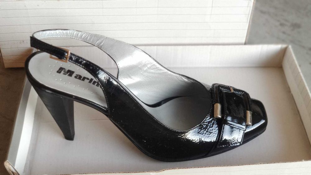 Sandália Pele salto alto verniz preto 39