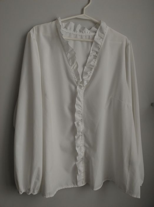 Bluzka biala, koszulowa nowa 54