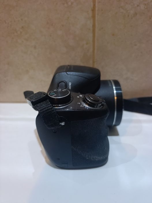 Sony Cyber-shot DSC-H300.