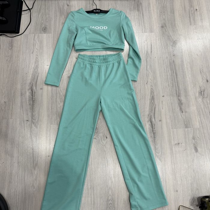 Костюм на весну літо