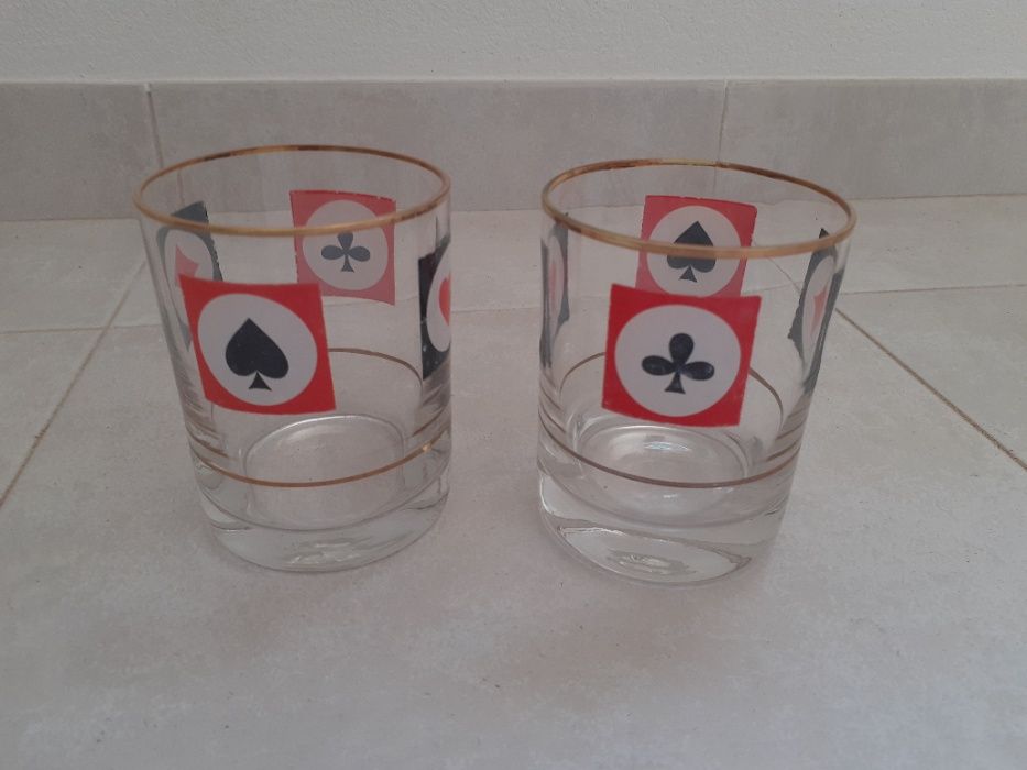Várias loiças para desocupar