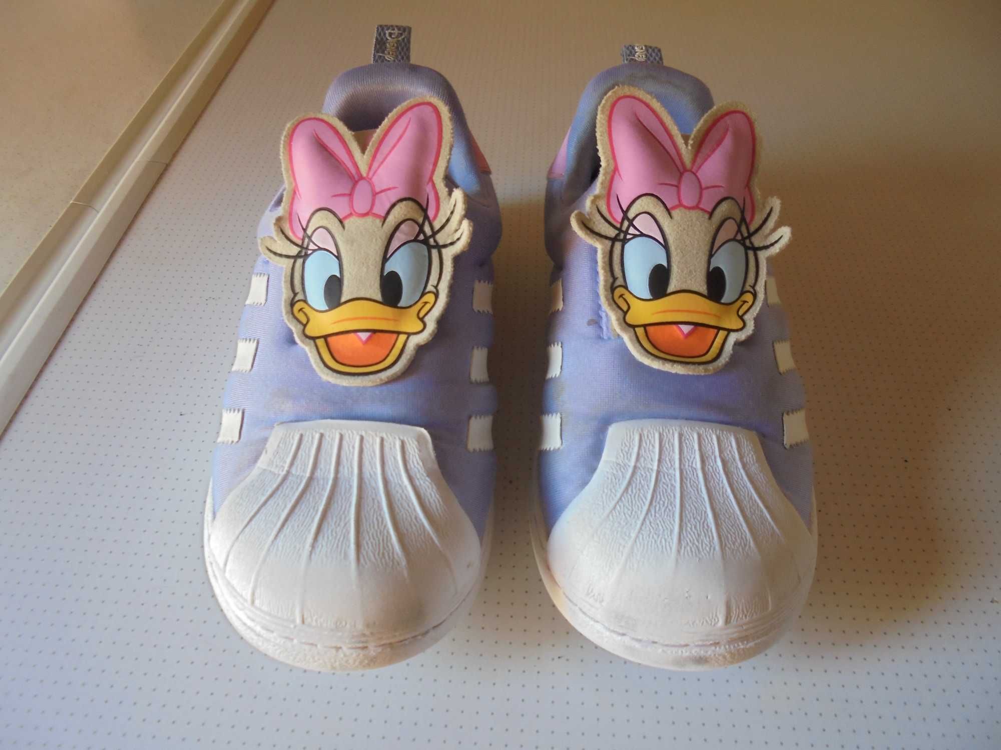 ténis de menina da marca adidas