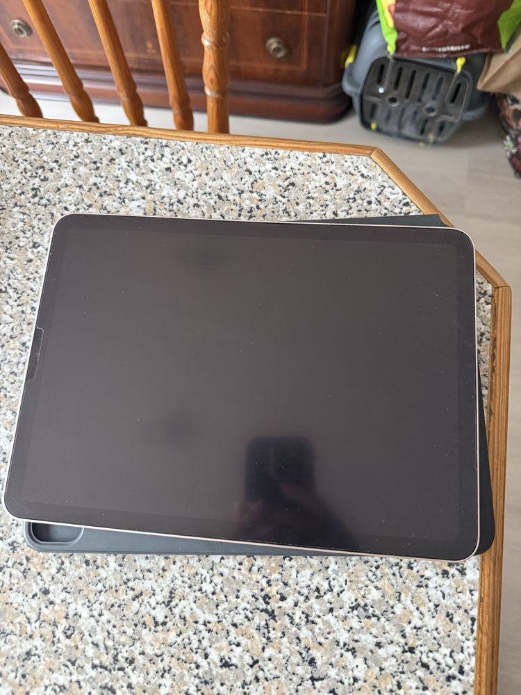 IPad Air (5th Generation) Wi-fi - 2022 com Magic Keyboard
