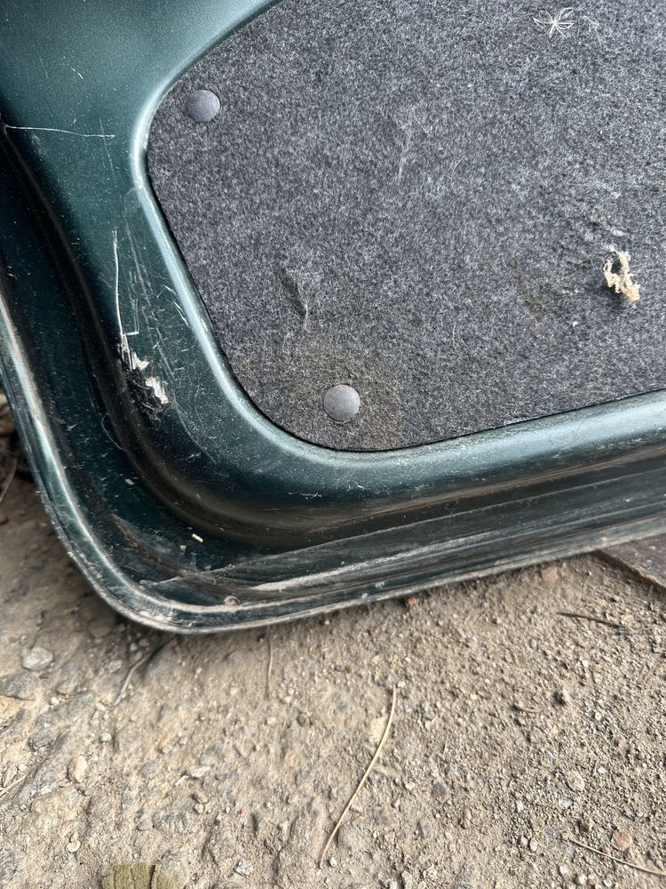 Кришка багажника в зборі Toyota Yaris 99-06