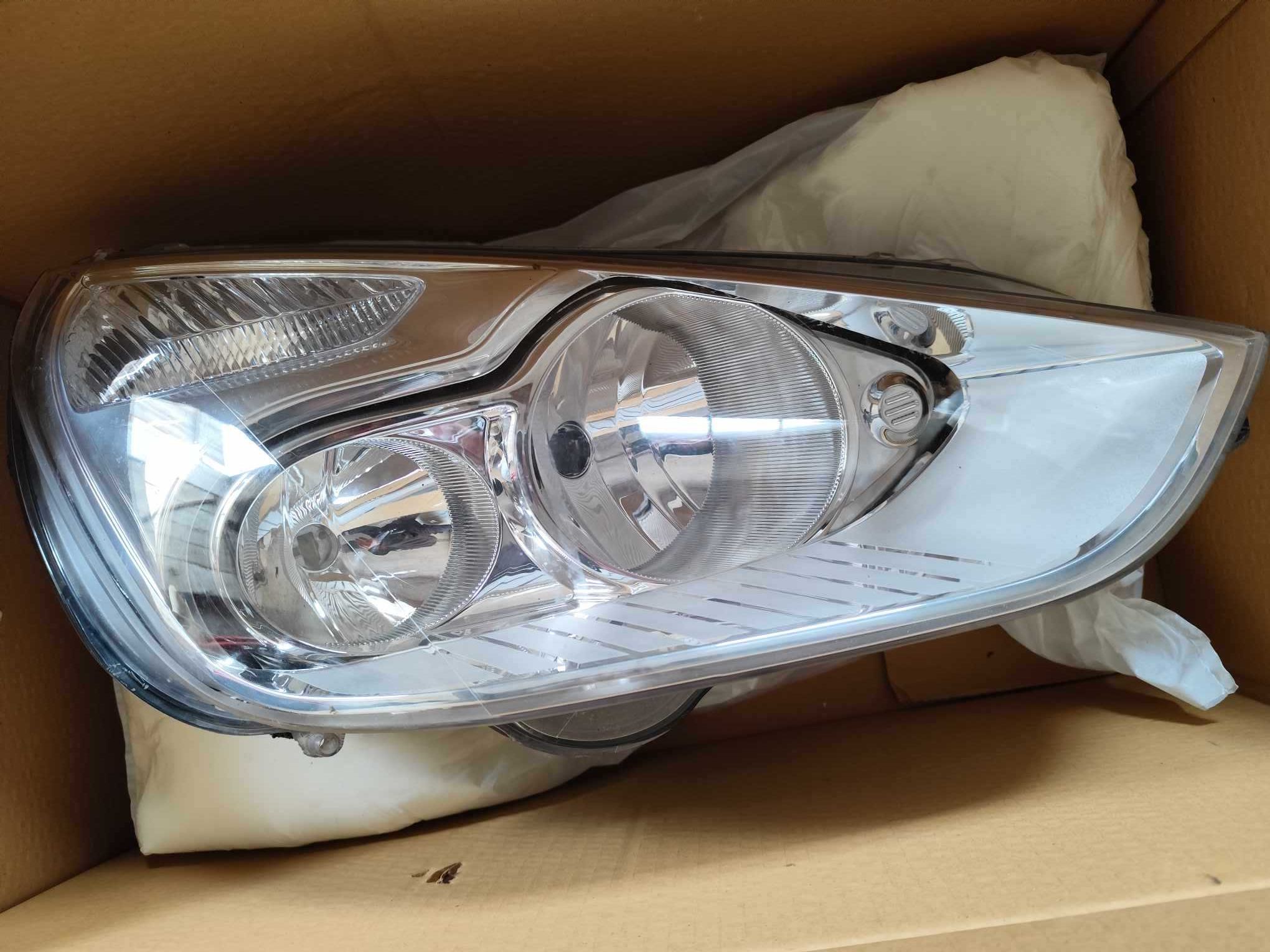 Ford Smax lampy przednie europejskie