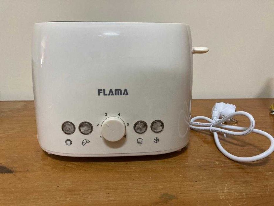 Torradeira FLAMA, branca - Nova